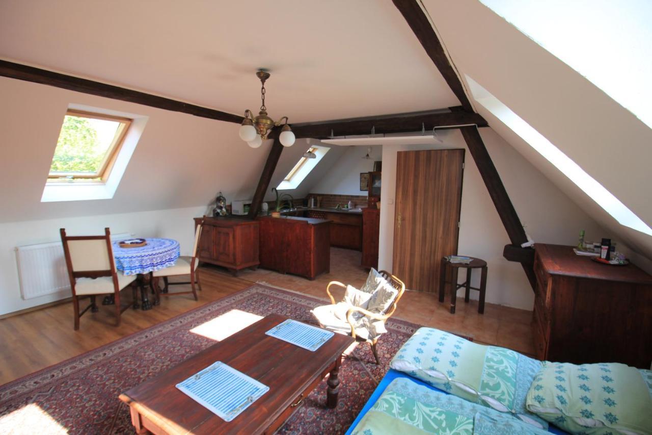 U Slunce Apartment Ostredek Luaran gambar